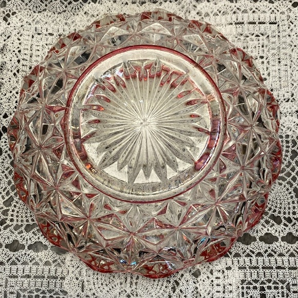 Vintage Williamsburg Ruby
Flashed cupped console Bowl - Picture 5 of 16